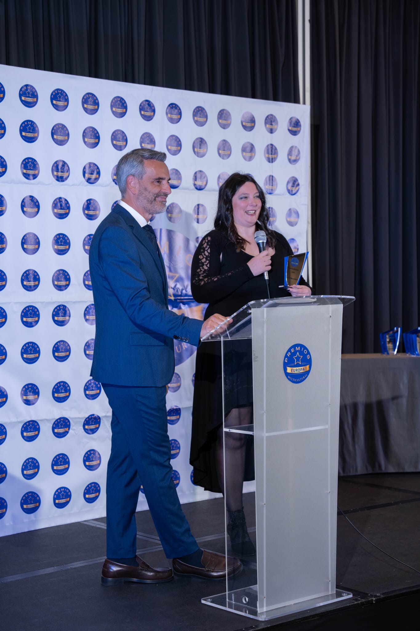 Entrega del Galardón a la Excelencia Literaria a Laura Pérez Macho en los Premios Europa 2025