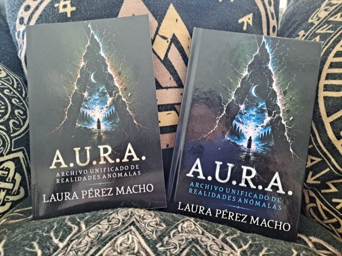 AURA TAPA BLANDA Y TAPA DURA